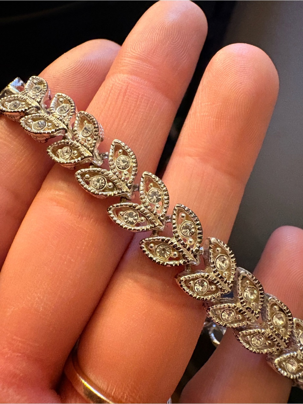 Vintage Silver Tone Leaf Link Chain Bracelet w/ Clear Stones